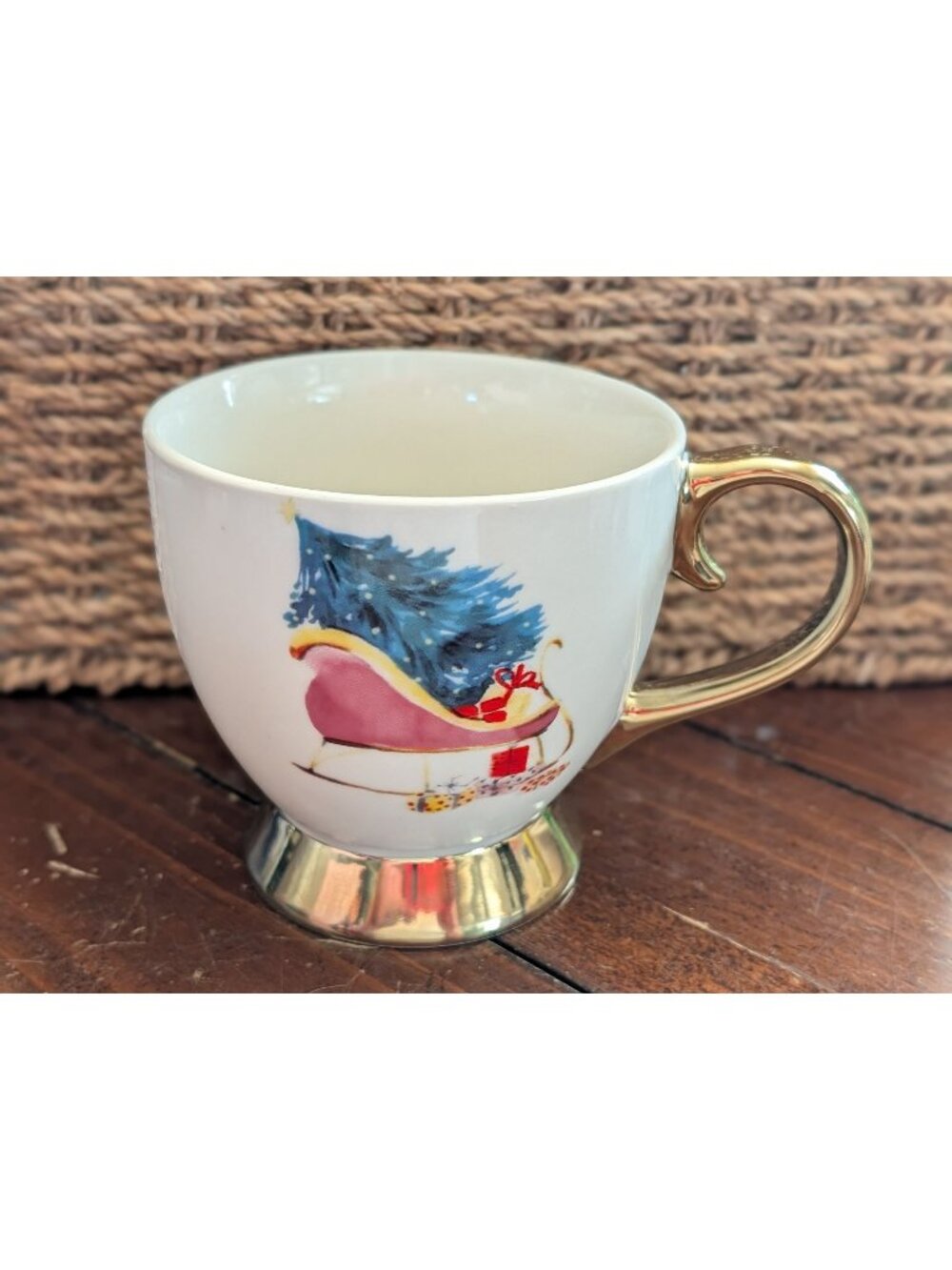 Ciroa-Luxe Christmas-Themed Ceramic Mug With Sleigh & Tree Design Gold Handle &